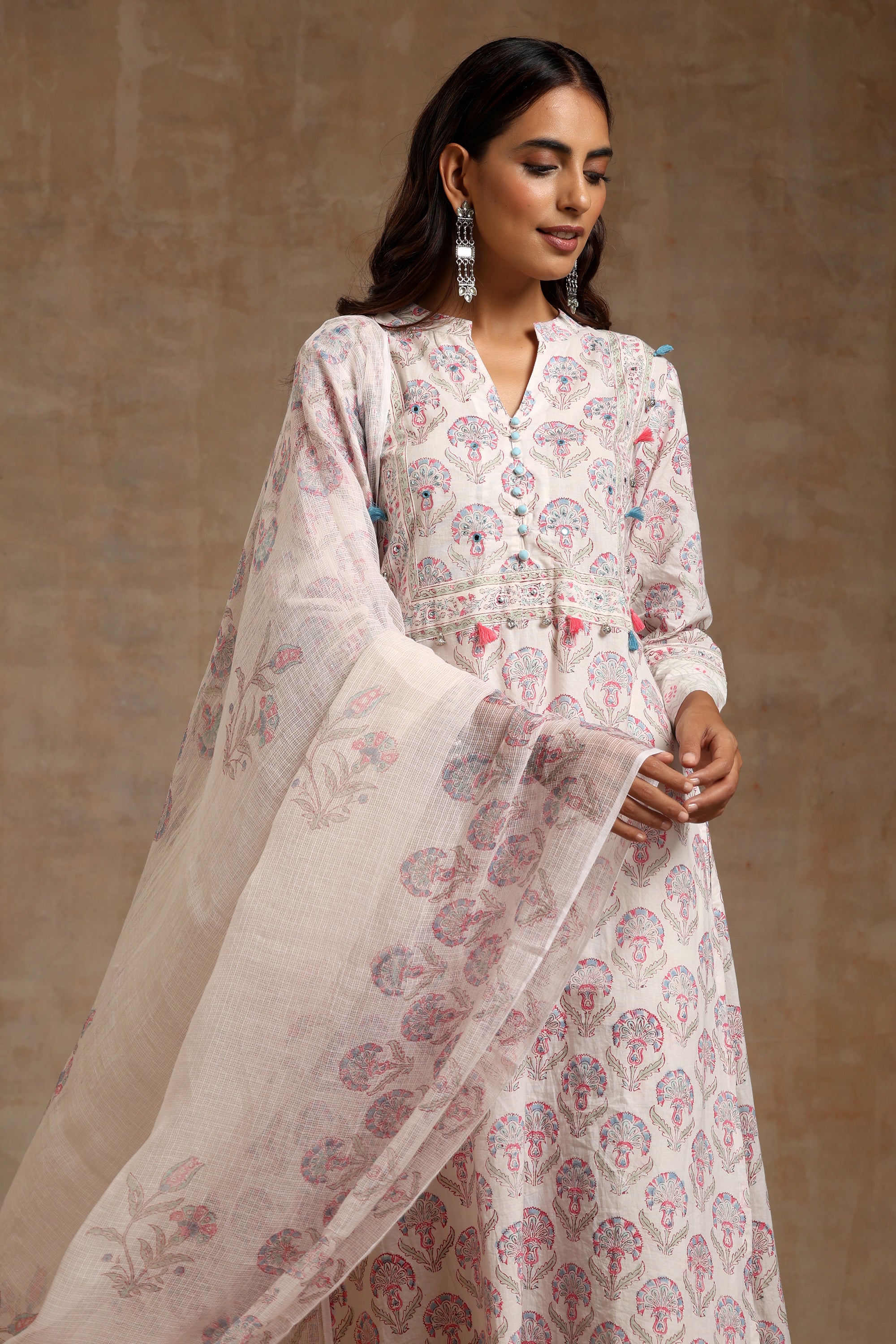 White Begonia Embroidered Kurta Set of 3