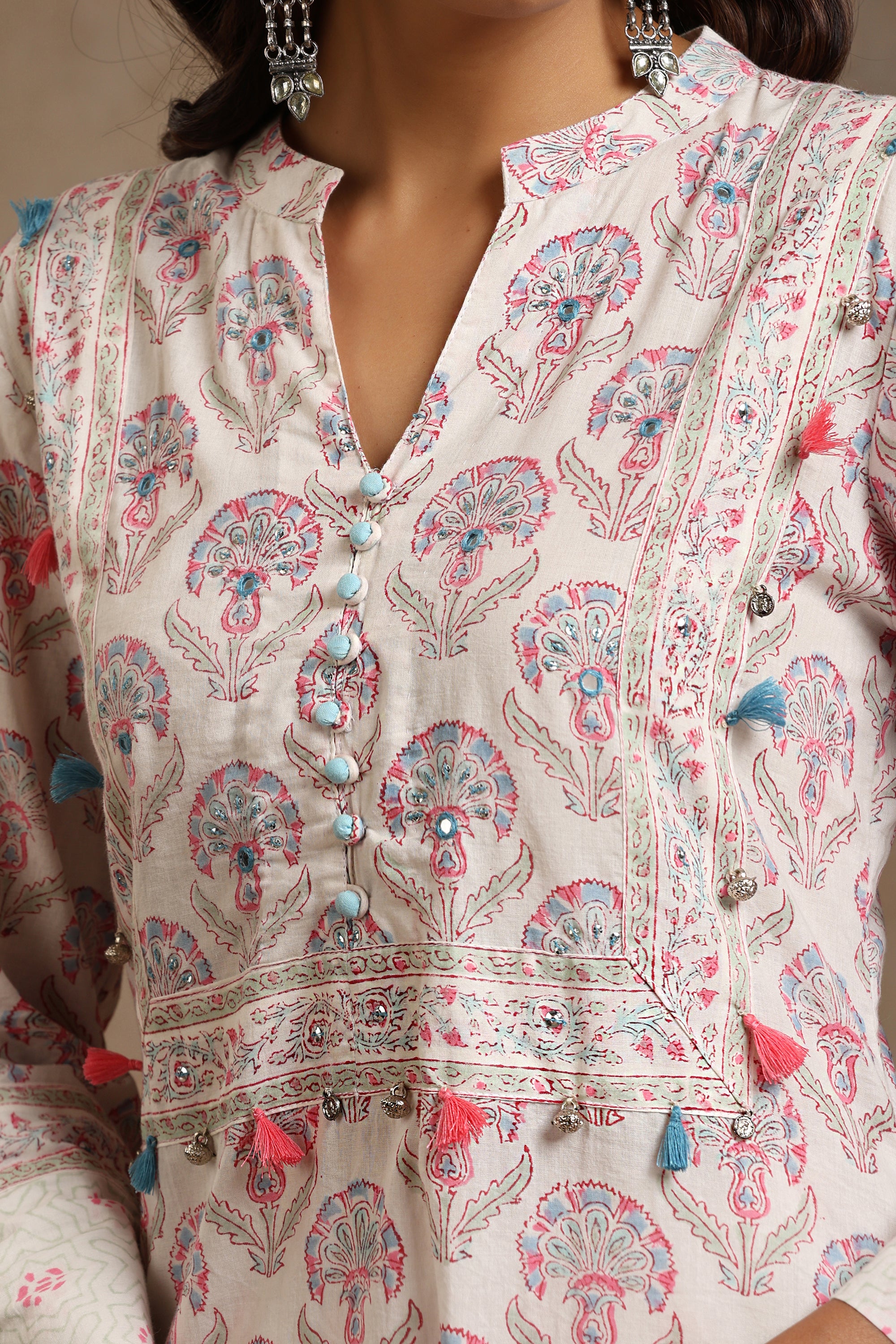 White Begonia Embroidered Kurta Set of 3