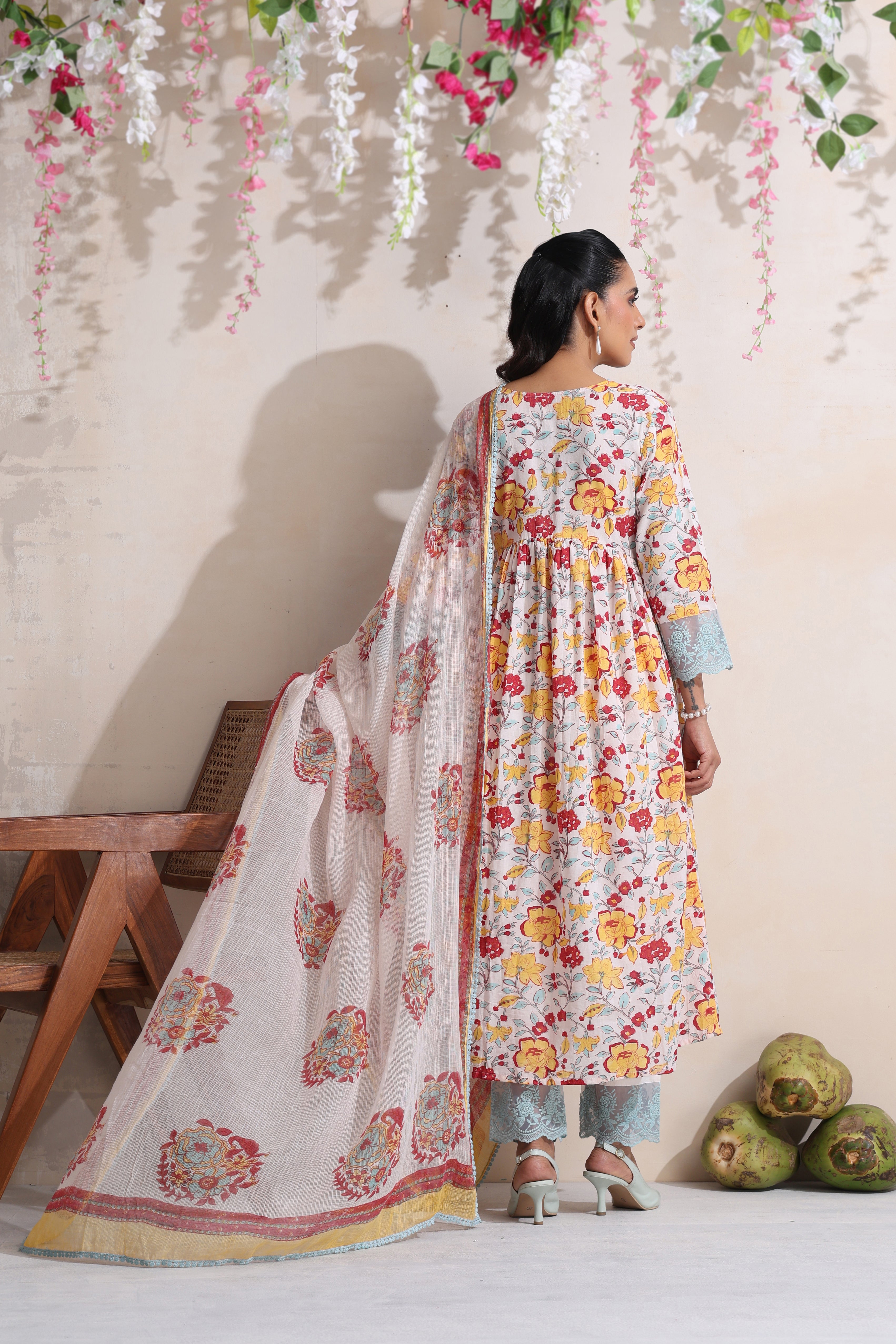 White Holly Floral Kurta Set of 3