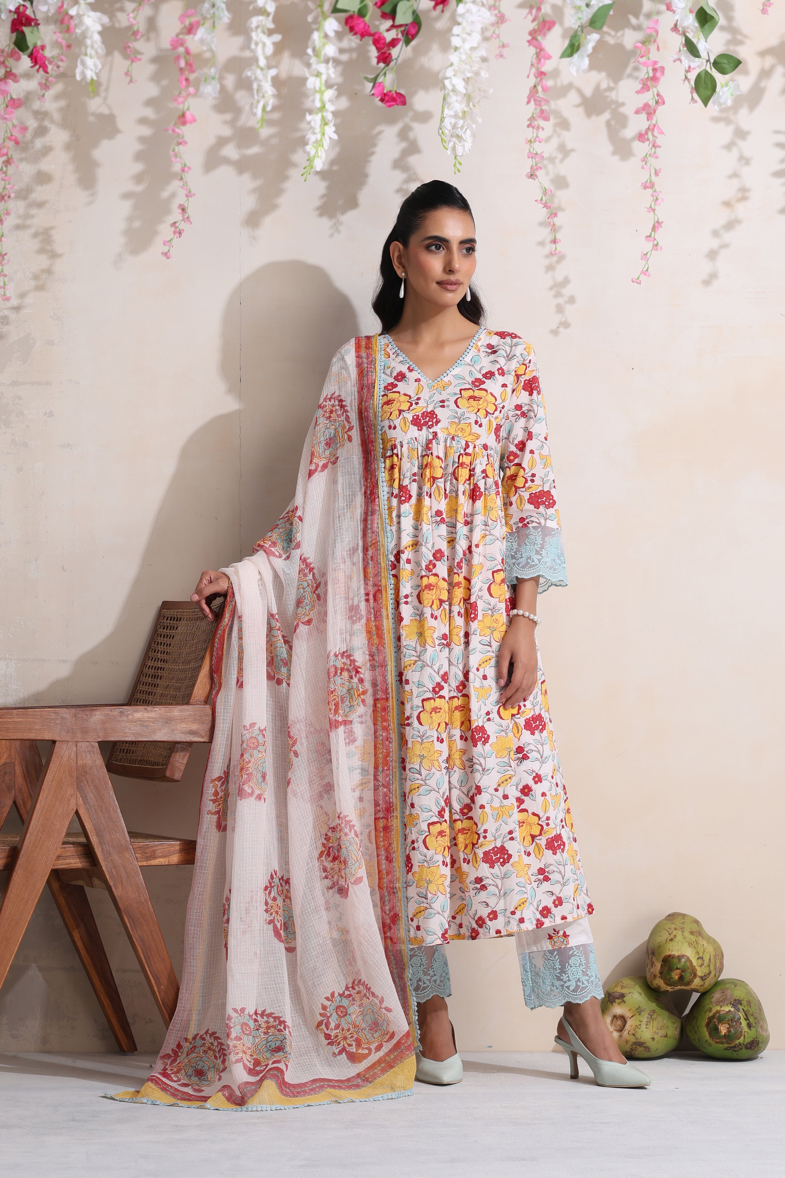 White Holly Floral Kurta Set of 3