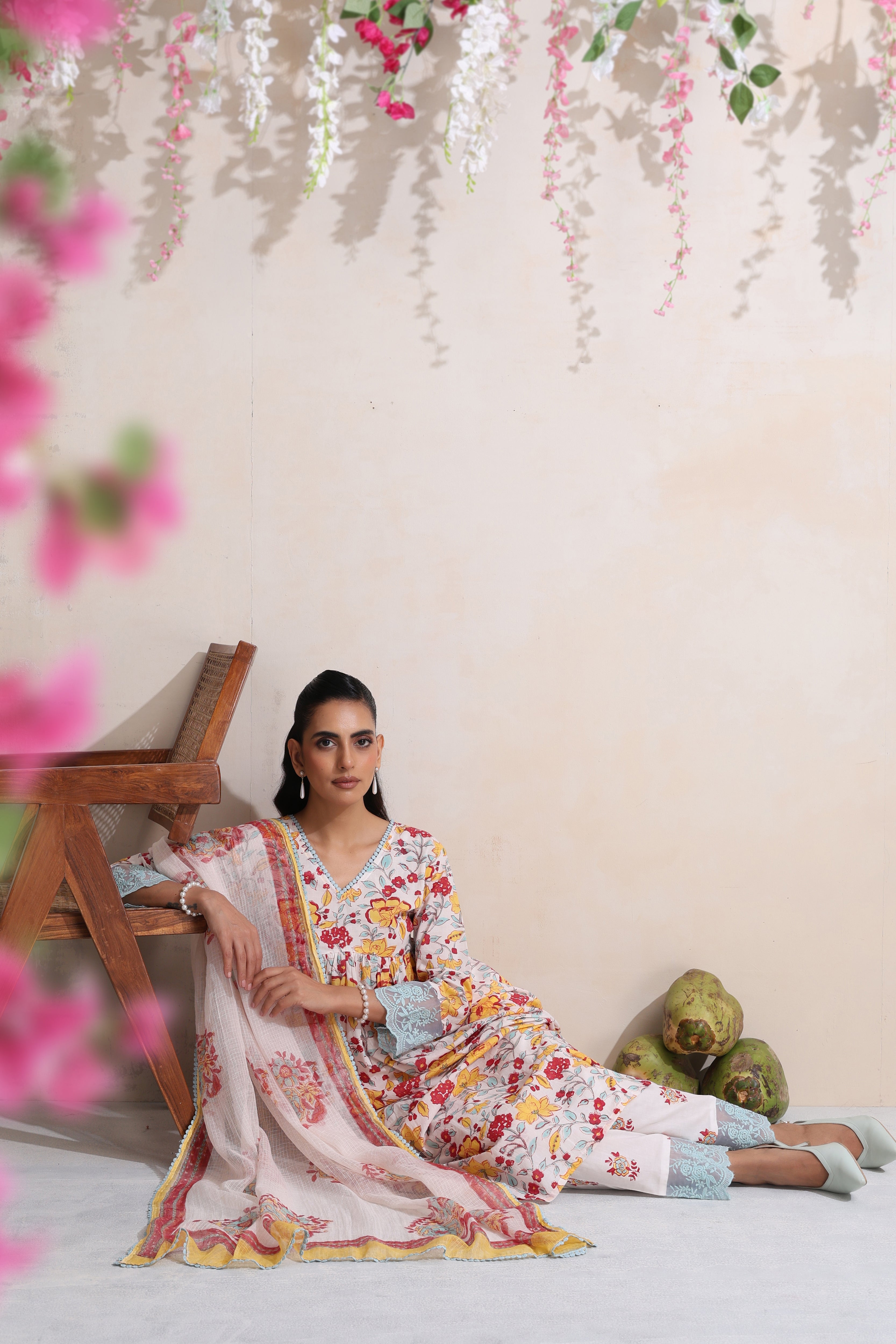 White Holly Floral Kurta Set of 3