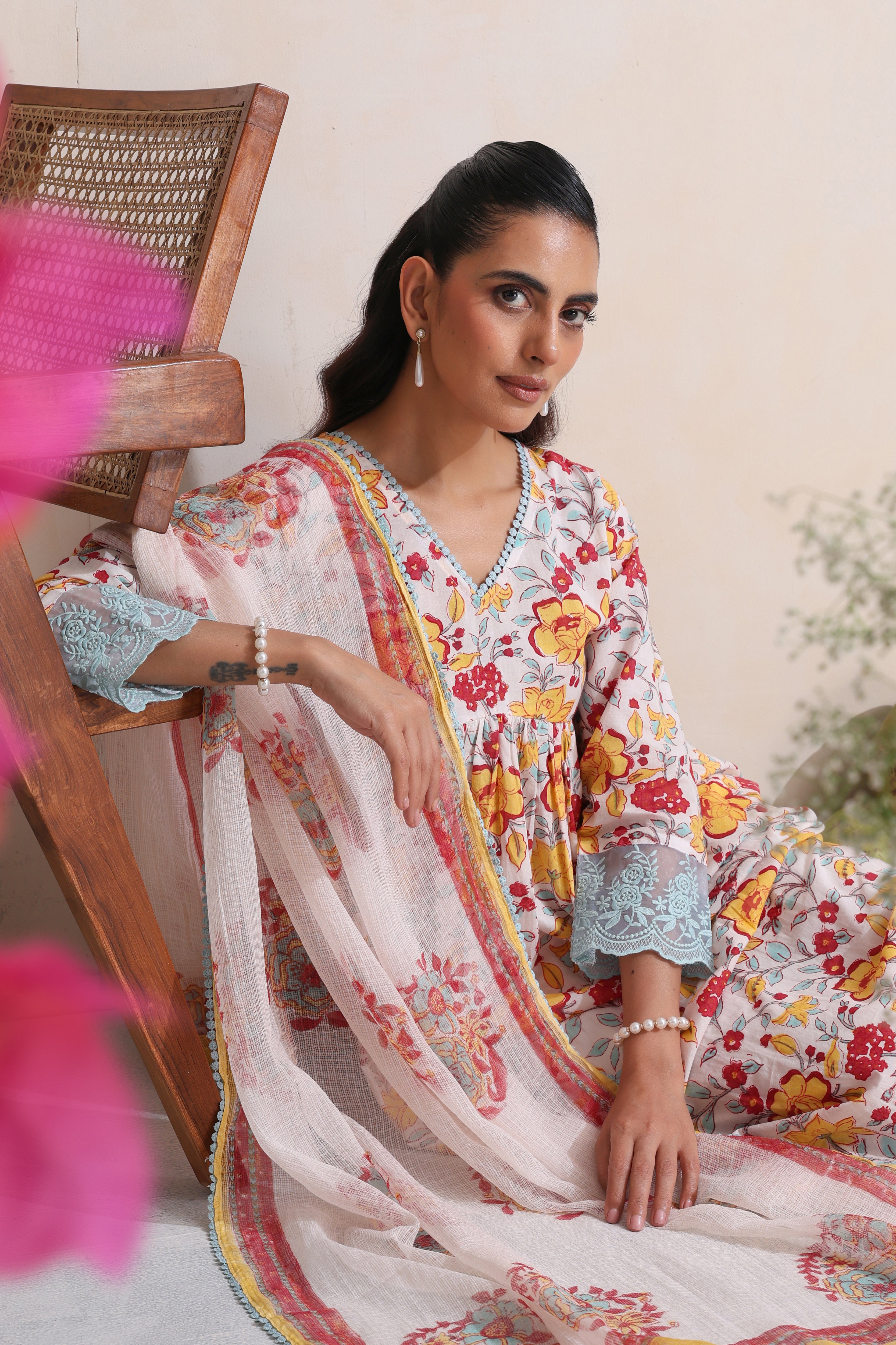 White Holly Floral Kurta Set of 3