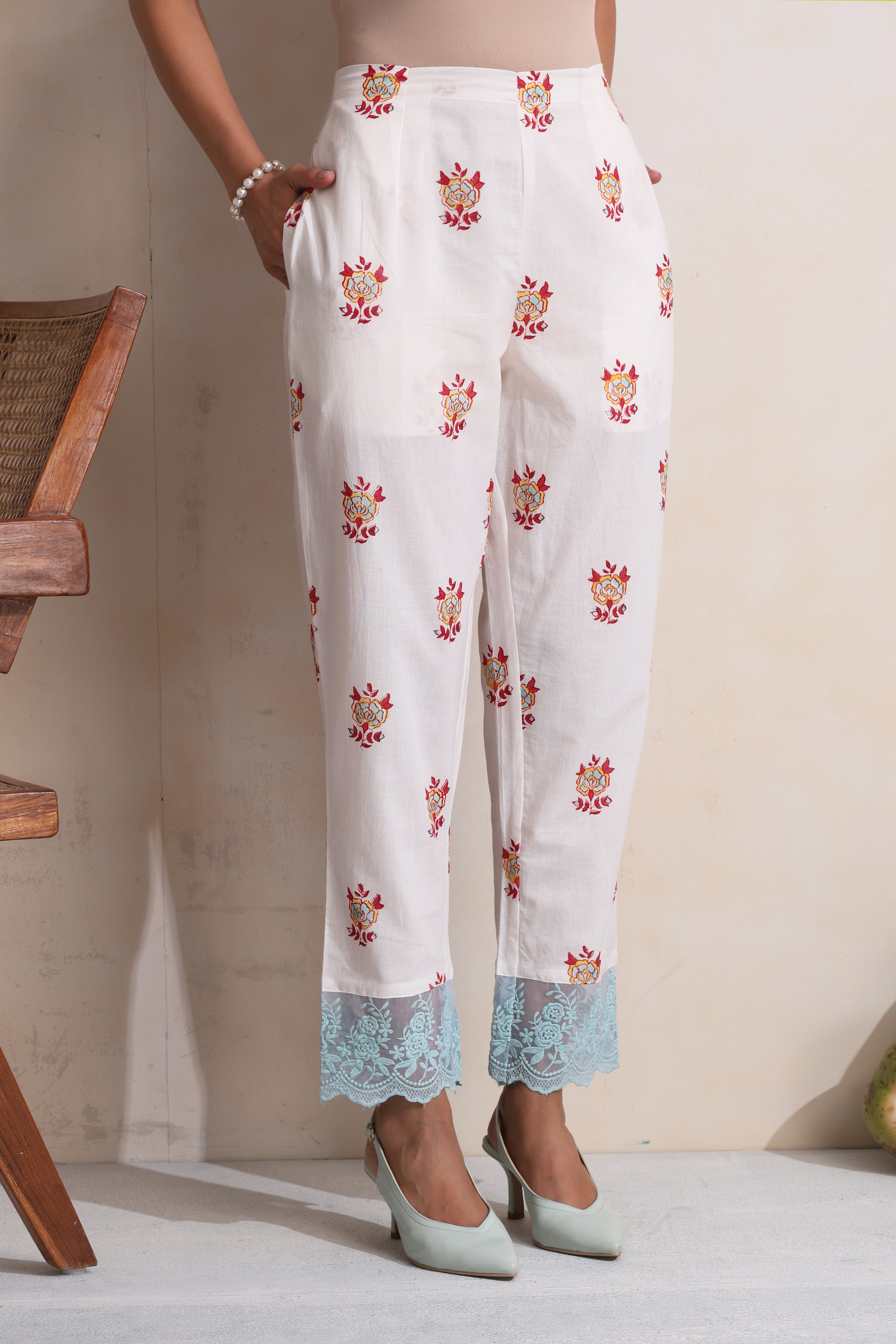 White Holly Floral Kurta Set of 3